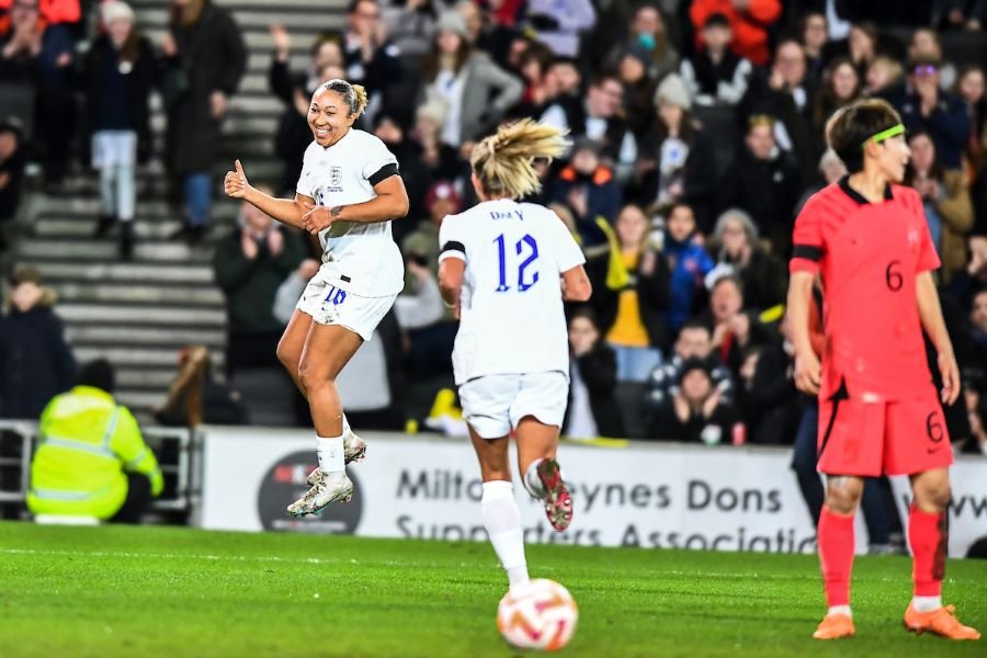 Lionesses inician con victoria la Copa Arnold Clark