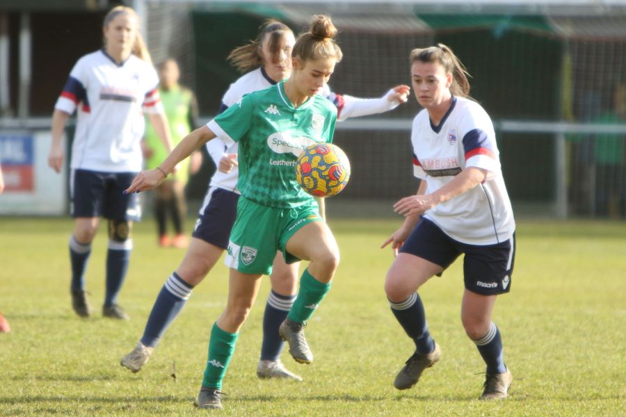 Leatherhead v Denham United