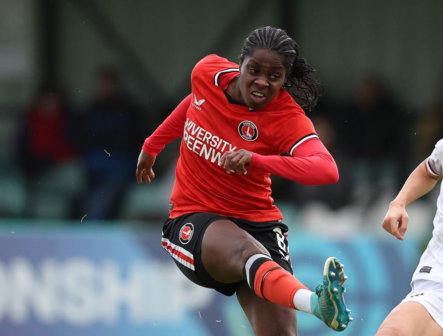 Freda Ayisi of Charlton shoots