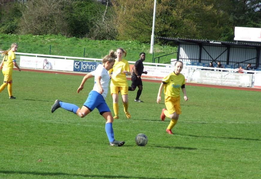 Enfield Town hundió a New London Lionesses 7-0