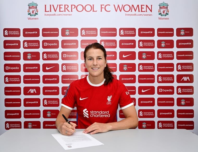 Liverpool FC Women captain Niamh Fahey has signed an extended contract