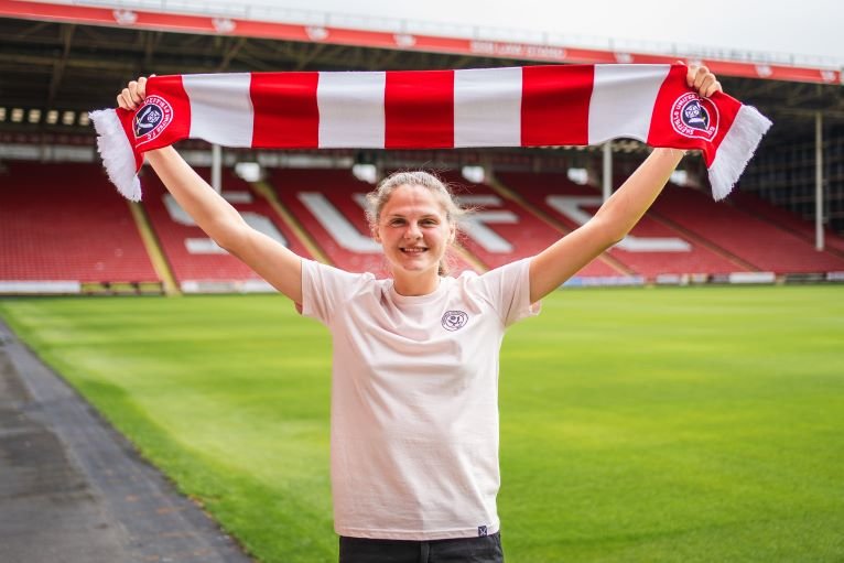 Sheffield United sign Isobel Goodwin