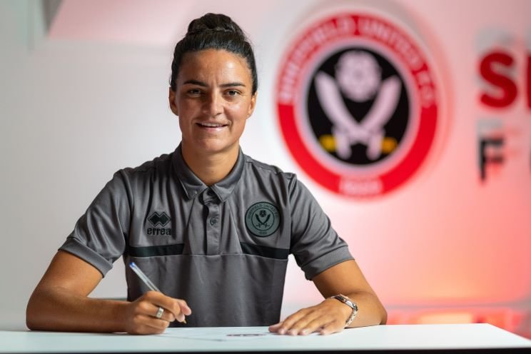 Sheffield United sign Jess Sigsworth