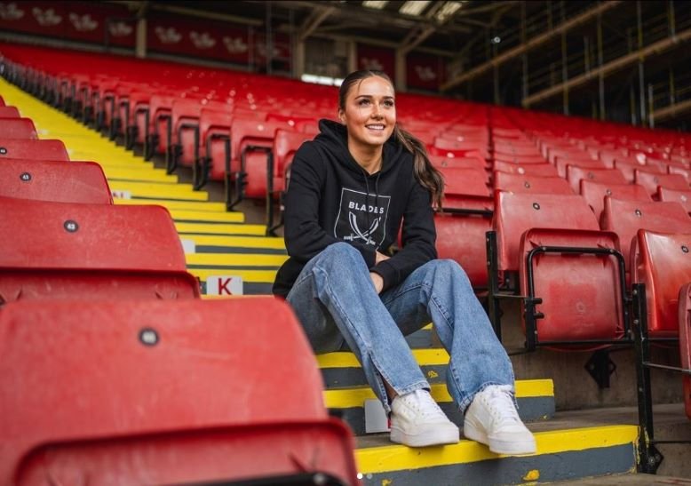 Sheffield United's new signing, Tara Bourne