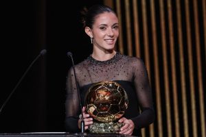 Aitana Bonmati receives the Women's Ballon d'Or award