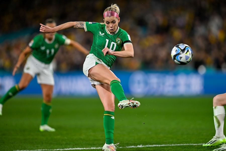 Denise O'Sullivan scored to seal Republic of Ireland's promotion.
