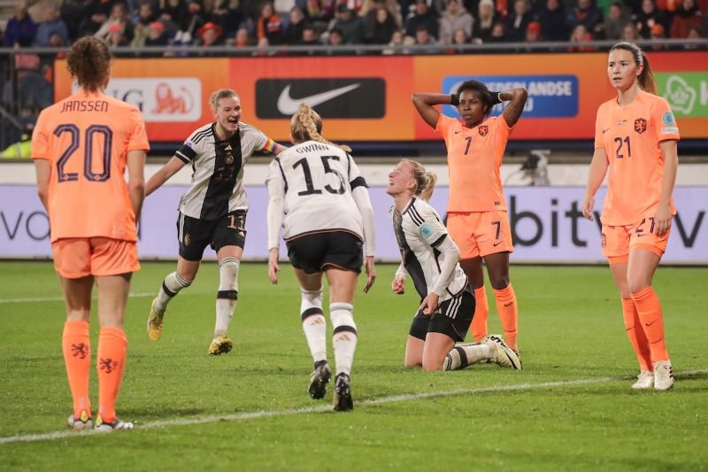 UEFA Womens Nations League - Netherlands v Germany - Abe Lenstra Stadion