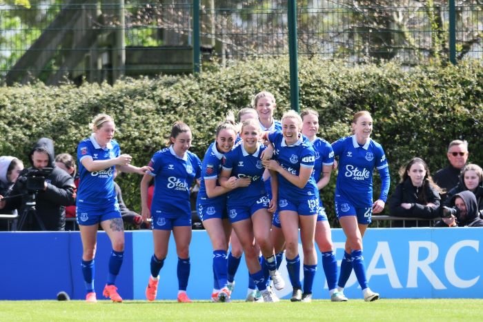 Everton Women debutant Hobson denies Arsenal victory at the death ...