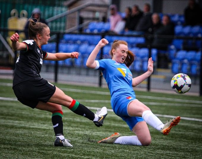 Lisburn Ladies contra Glentoran, Premiership femenina de Sports Direct