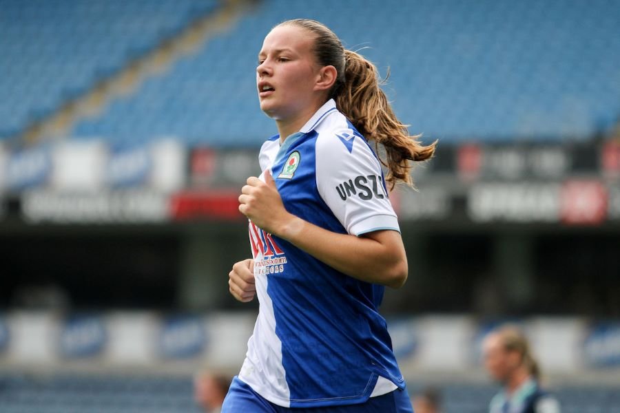 Portsmouth's new signing, Hannah Coan