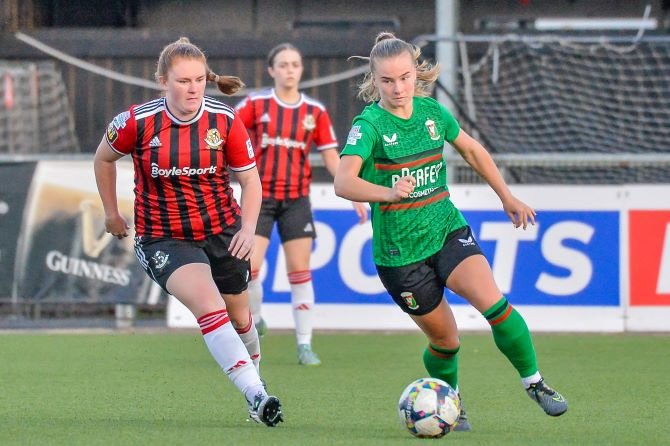 Crusaders Strikers v Glentoran