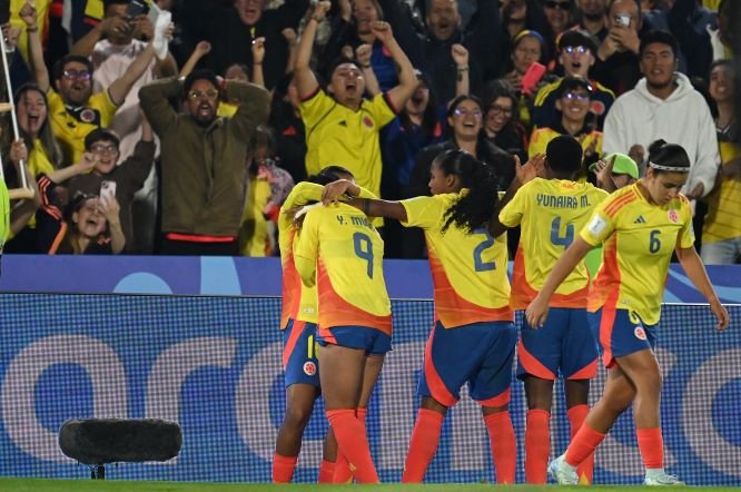 Partido de la Copa Mundial Femenina Sub-20 de la FIFA 2024 entre Colombia y Camerún en el estadio El Campín en Bogotá el 3 de septiembre de 2024.