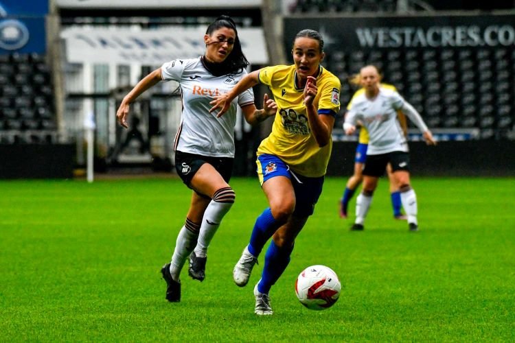 Swansea City v Barry Town United, Genero Adran Premier