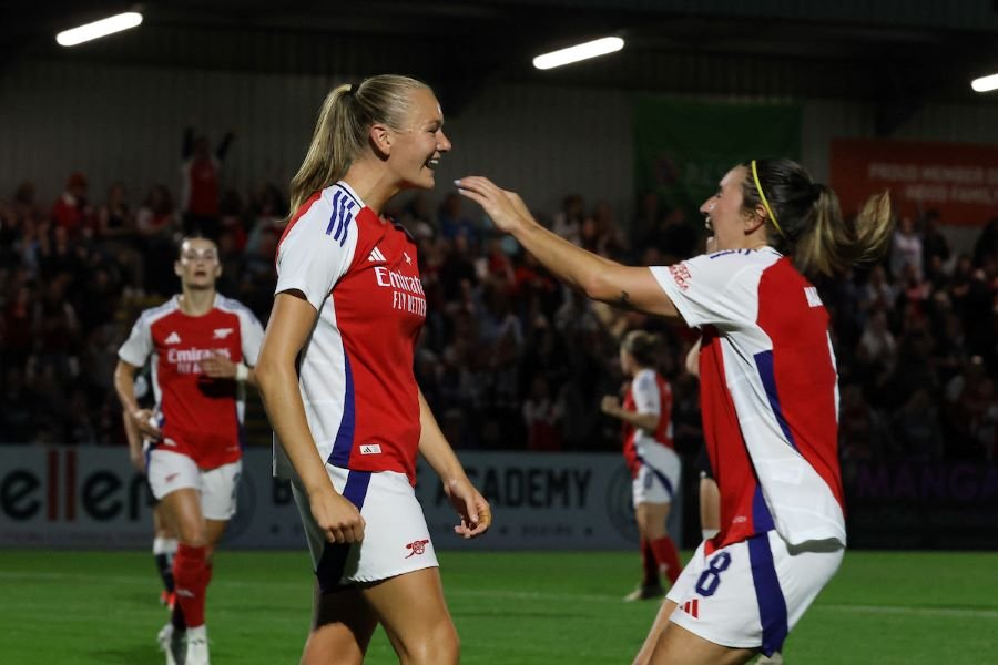 Primera ronda de la Liga de Campeones de la UEFA: Arsenal v Rosenborg - Meadow Park