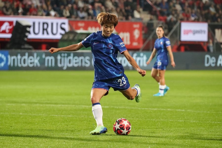 UEFA Womens Champions League - FC Twente v Chelsea - De Grolsch Veste