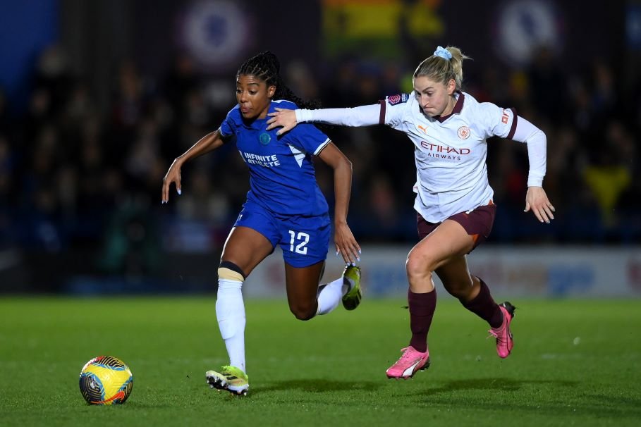 Chelsea host Manchester City in a top of the table Barclays Women´s Super League clash