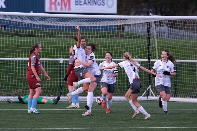 Lastgasp goal puts Inverurie Locos into League Cup semifinals SheKicks