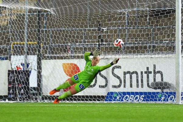 Sofia Hjern made a stoppage-time penalty save for Sweden U-23s.