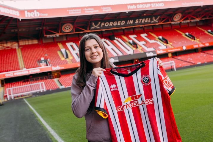 Arsenal's Maddy Earl signs on loan for Sheffield United