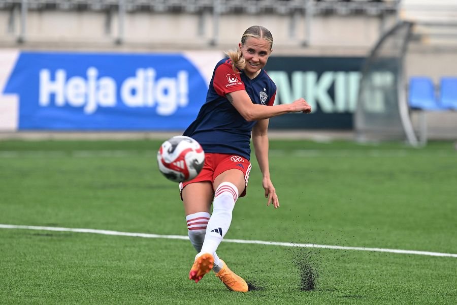 Crystal Palace women's new signing, Ria Oling