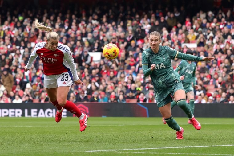 Arsenal FC v Tottenham Hotspur FC - Barclays Women's Super League