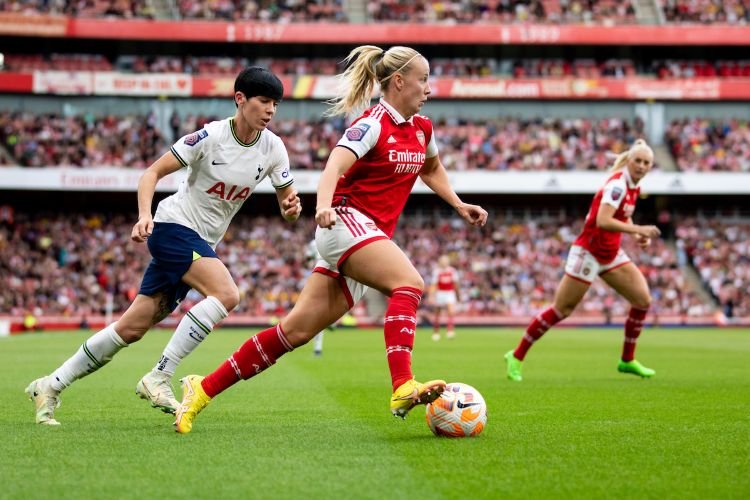 Arsenal v Tottenham Hotspur - Barclays FA Womens Super League - Emirates Stadium