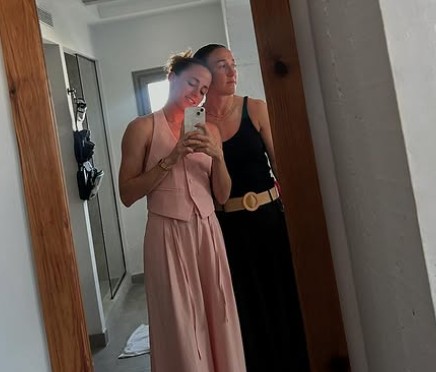 Ona Batlle and Lucy Bronze on holiday before Euro 2025
