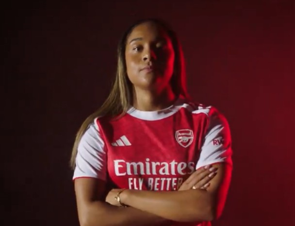 Olivia Smith joins Arsenal from Liverpool to become first £1m player