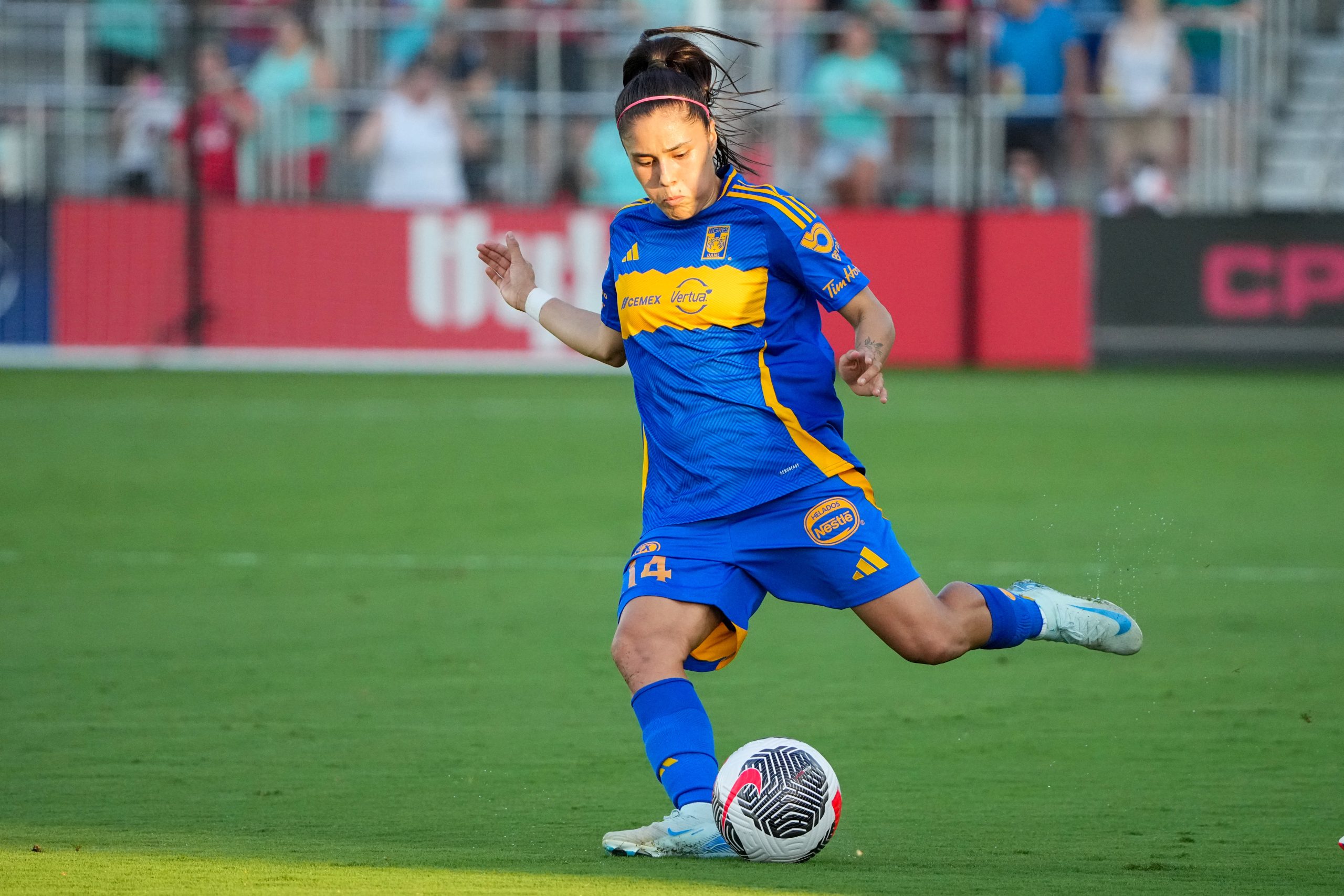 Orlando Pride have signed Lizbeth Ovalle in a new world record transfer