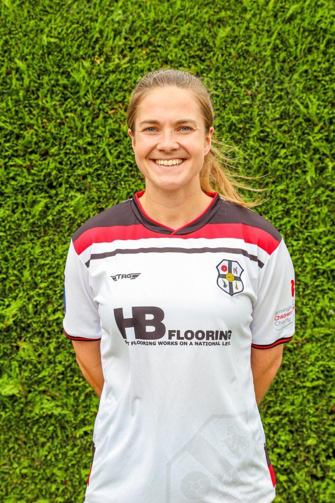 Annie Ackroyd (Jeff Bennett)