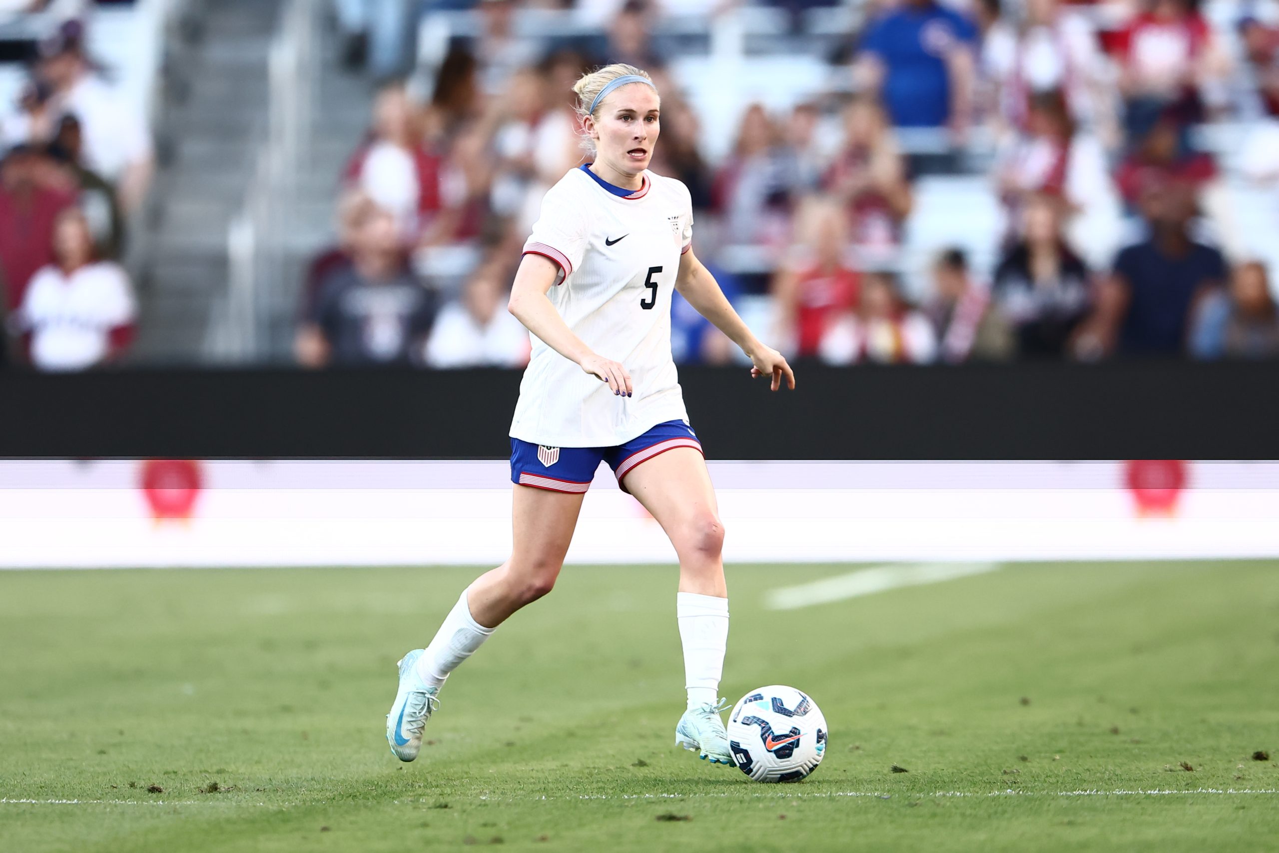 Jenna Nighswonger Arsenal and USWNT defender